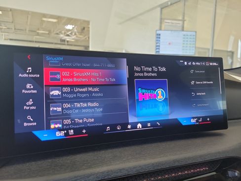 Used 2025 BMW M240i xDrive Coupe w/ Premium Package image 24