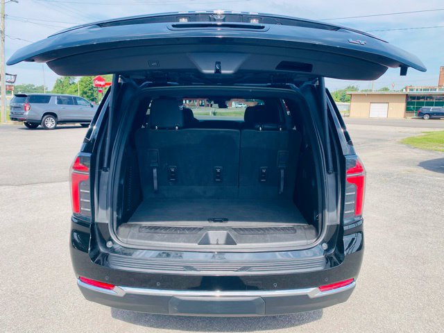 Used 2025 Chevrolet Tahoe LT RWD image 11