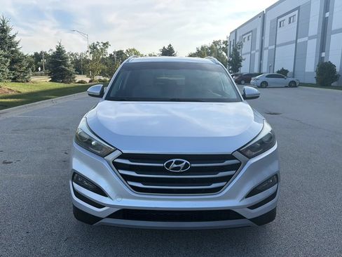 Used 2017 Hyundai Tucson Sport FWD image 2