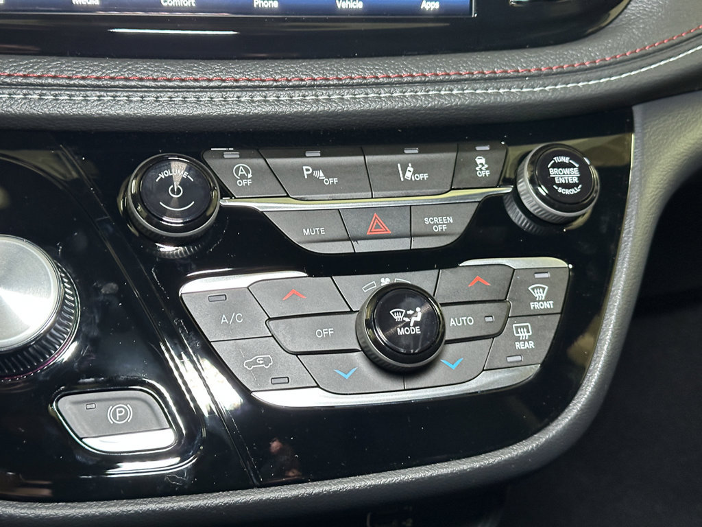 New 2027 Chrysler Pacifica Select AWD/4WD image 30
