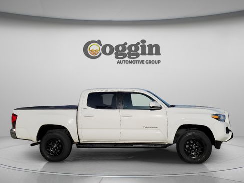 Used 2022 Toyota Tacoma SR5 image 4
