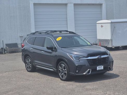 Used 2024 Subaru Ascent Touring AWD/4WD image 2