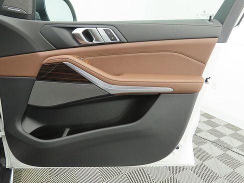 New 2026 BMW X5 xDrive40i w/ Climate Comfort Package image 25