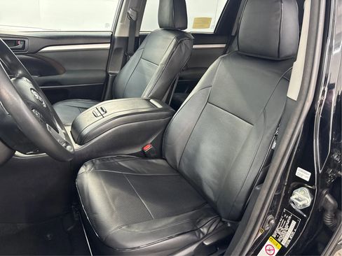 Used 2018 Toyota Highlander LE image 13
