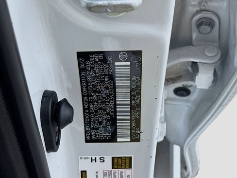 Used 2022 Toyota Corolla LE image 40