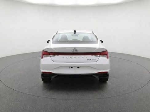 Used 2023 Hyundai Elantra Blue FWD image 5
