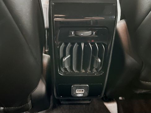 Used 2024 Jeep Compass Limited image 26