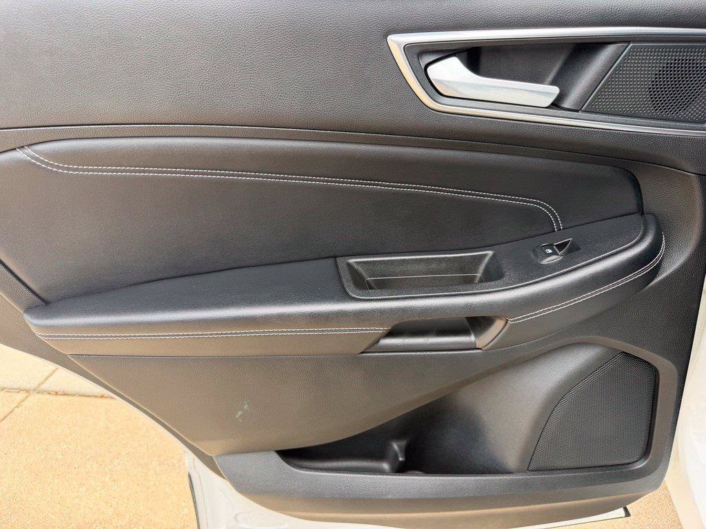 Used 2023 Ford Edge Titanium AWD/4WD image 11