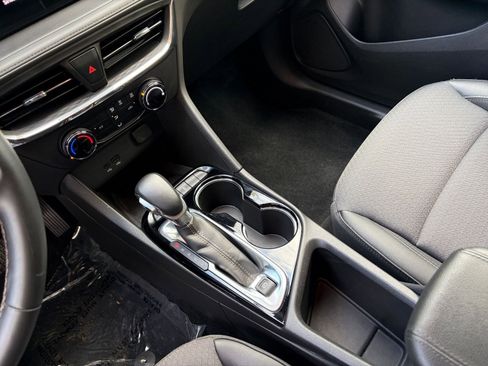 Used 2025 Buick Encore GX Preferred image 37