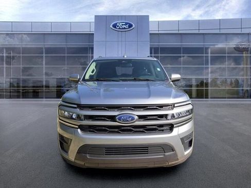 Used 2024 Ford Expedition XLT AWD/4WD image 3