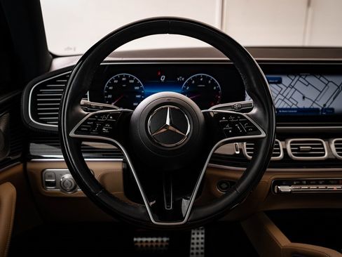 Certified 2024 Mercedes-Benz GLS 580 4MATIC image 36