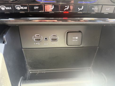 Used 2023 Jeep Grand Cherokee L Limited AWD/4WD image 43