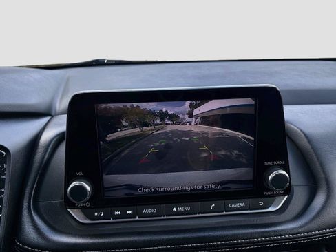 Used 2024 Nissan Rogue S FWD image 10