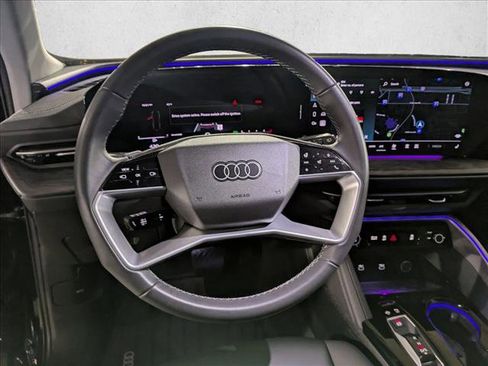 Certified 2025 Audi Q5 Premium w/ Convenience Package AWD/4WD image 14