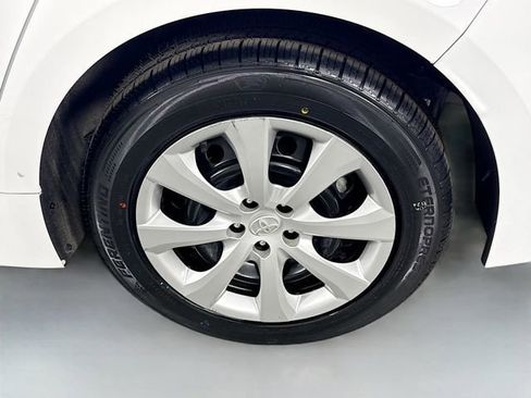 Certified 2024 Toyota Corolla LE image 28