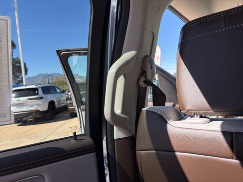 New 2026 RAM 1500 Laramie AWD/4WD image 43