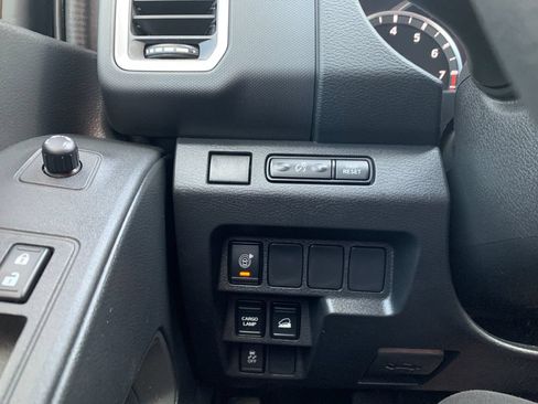 Used 2023 Nissan Frontier SV w/ Technology Package AWD/4WD image 18