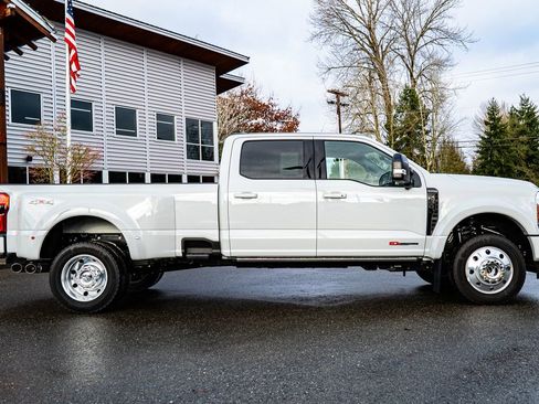 Used 2025 Ford F450 Platinum image 2