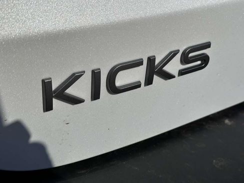 New 2026 Nissan Kicks SR FWD image 6