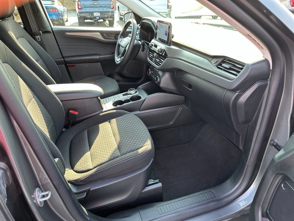 Certified 2025 Ford Escape Active AWD/4WD image 11