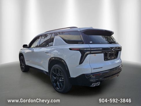 New 2026 Chevrolet Traverse RS w/ LPO, Floor Liner Package FWD image 4