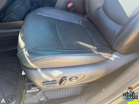 Used 2025 Toyota Sienna Platinum image 13