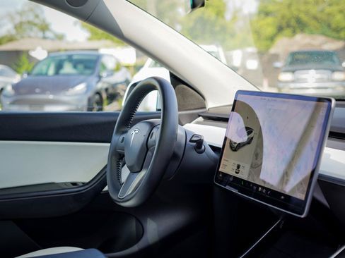Used 2020 Tesla Model Y Long Range AWD/4WD image 11
