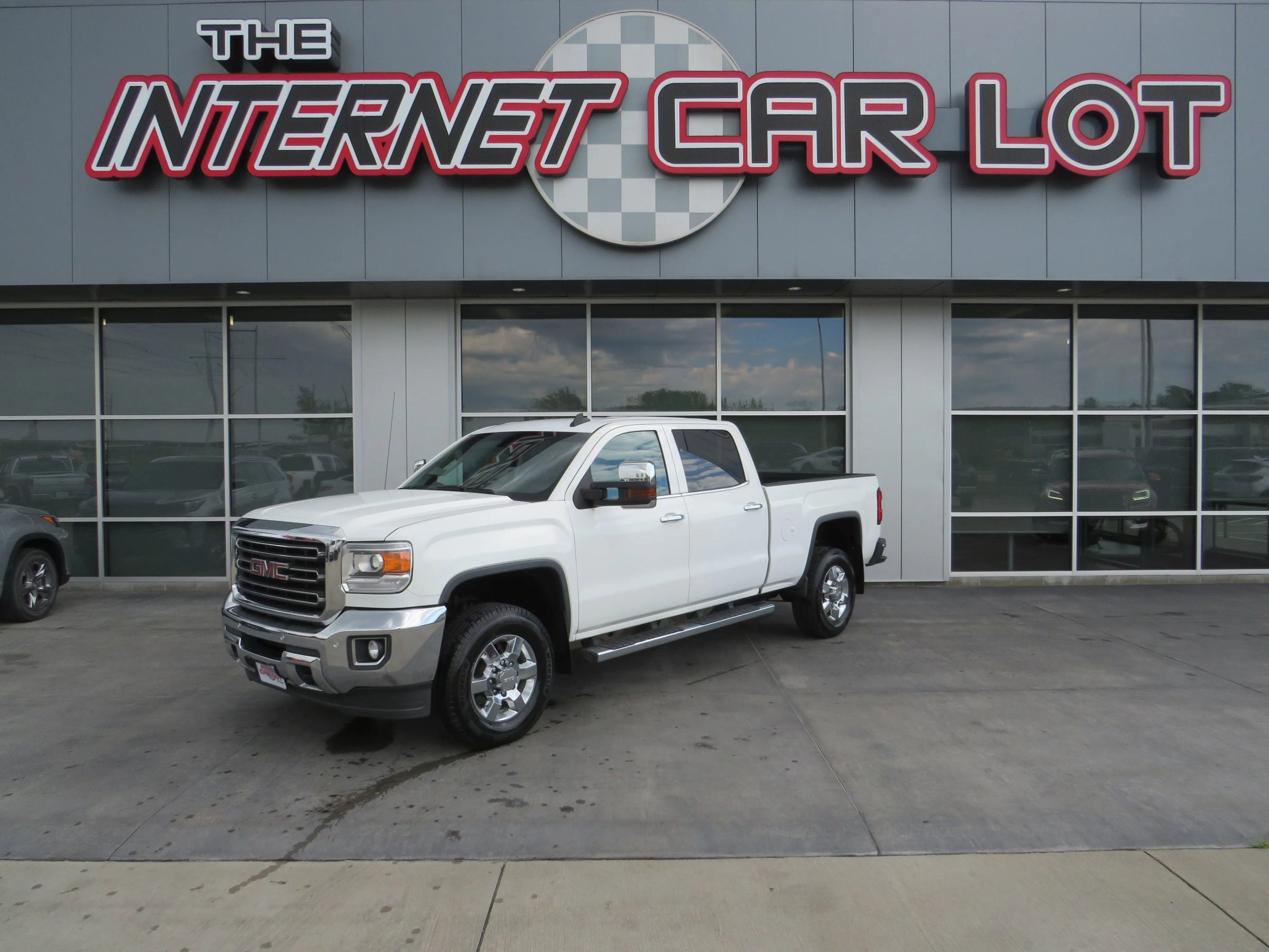 Used 2015 GMC Sierra 3500 SLT AWD/4WD image 1