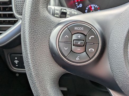 Used 2020 Kia Soul LX FWD image 18