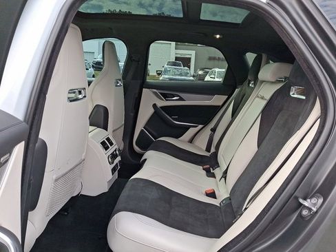 Used 2021 Jaguar F-PACE SVR image 12