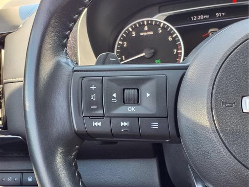Used 2025 Nissan Pathfinder SV FWD image 16