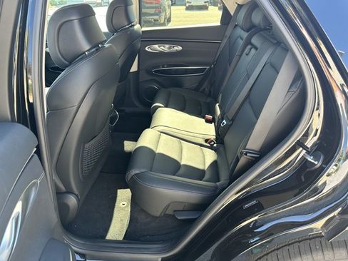 Used 2025 Genesis GV70 2.5T AWD/4WD image 13
