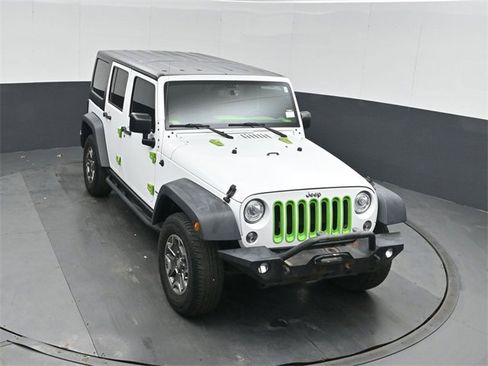 Used 2017 Jeep Wrangler Unlimited Rubicon image 37