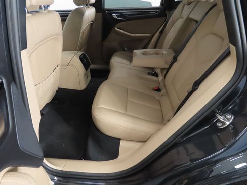 Certified 2026 Porsche Macan AWD/4WD image 44