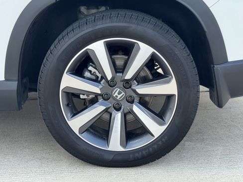 Used 2025 Honda Pilot Elite image 8