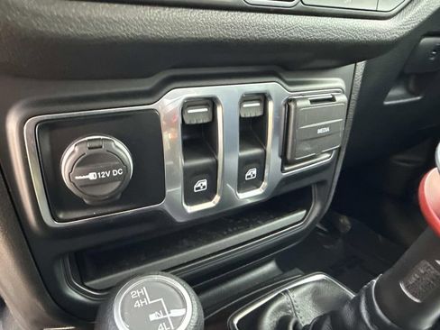 Used 2024 Jeep Wrangler Sport S image 27