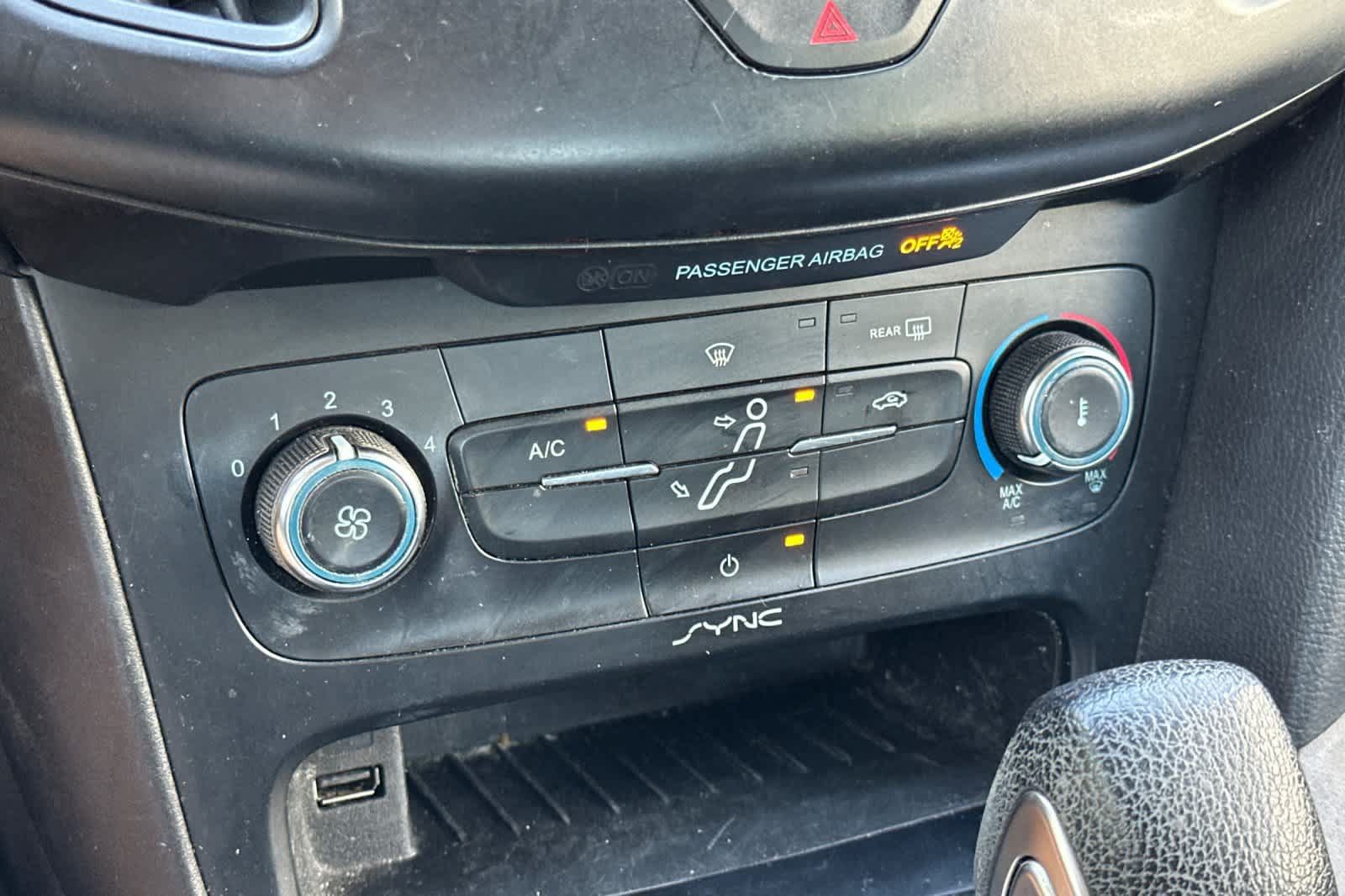 Used 2017 Ford Focus SE FWD image 21