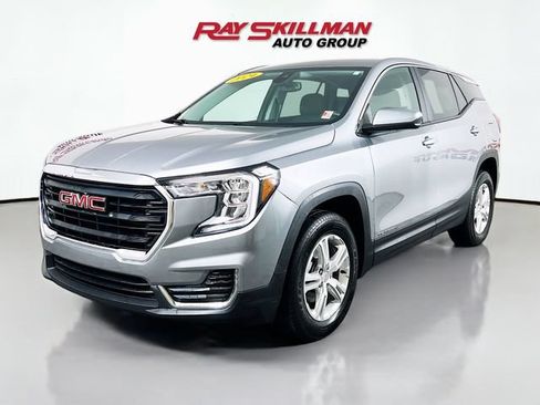 Used 2024 GMC Terrain SLE AWD/4WD image 3