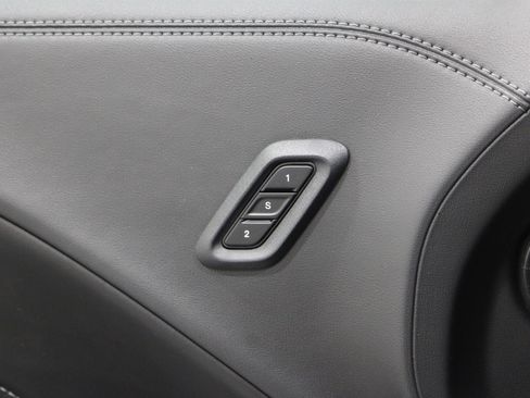 Used 2023 Dodge Challenger SXT w/ Plus Package image 8