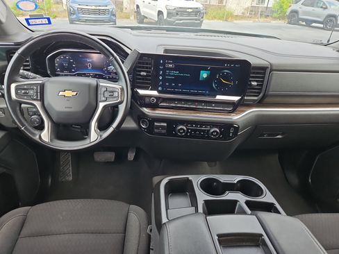 Used 2025 Chevrolet Silverado 1500 LT image 8