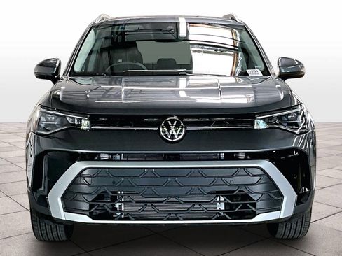 New 2026 Volkswagen Taos SE FWD image 5