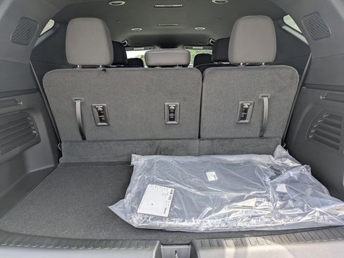 New 2026 Chevrolet Traverse LT image 16