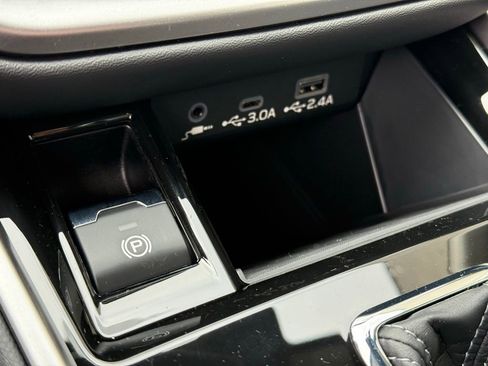 New 2025 Subaru Outback Limited image 17