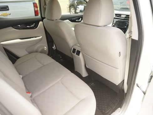 Used 2019 Nissan Rogue Sport SV w/ Technology Package FWD image 14