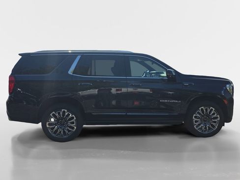 Used 2023 GMC Yukon Denali Ultimate AWD/4WD image 3