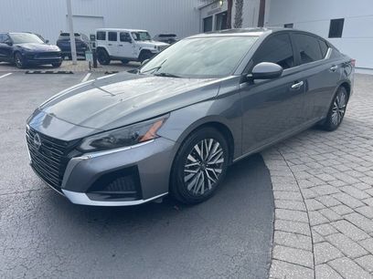 Used 2023 Nissan Altima 2.5 SV