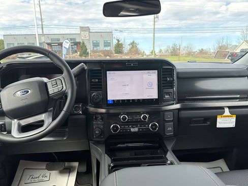 New 2026 Ford F250 4x4 Crew Cab Super Duty image 14