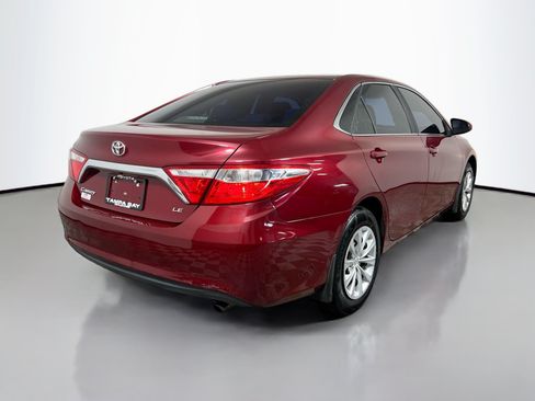 Used 2017 Toyota Camry LE FWD image 4