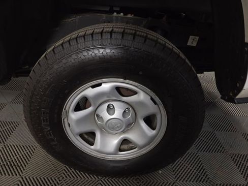 Used 2023 Toyota Tacoma SR5 RWD image 11