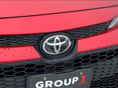 Used 2021 Toyota Corolla LE image 32